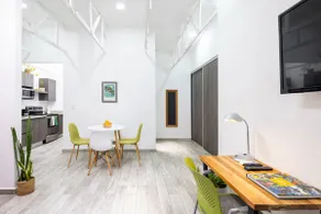 Airport Loft: great location studio with A/C - Image 3