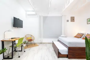 Airport Loft: great location studio with A/C - Image 2