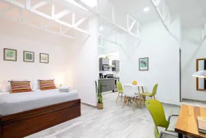 Airport Loft: great location studio with A/C - Image 4
