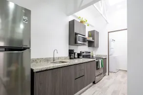 Airport Loft: great location studio with A/C - Image 5
