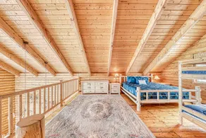 Spectacular Chalet overlooking the ski slopes - Image 3
