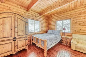 Spectacular Chalet overlooking the ski slopes - Image 4
