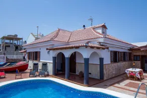 House with a Pool in Tenerife with Views of the Sea and Mount Teide - Image 4