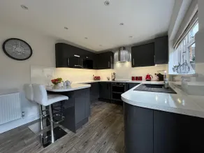 Luxurious 4 bedroom home in the heart of the Cotswolds with Hot Tub! - Image 4