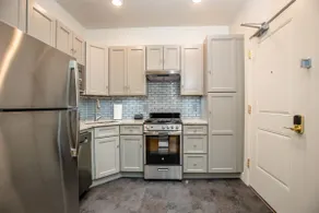 Premium Downtown Apartment, Entire Space - Image 4