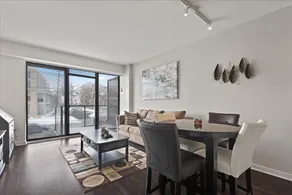 \"Joy of Evanston\" 1BDR, KING EXEC Suite, pool+Gym - Image 2