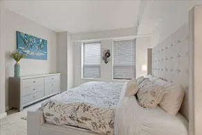 \"Joy of Evanston\" 1BDR, KING EXEC Suite, pool+Gym - Image 3