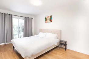 Monthly Stays ♥️ | Lux KING 🛌 | Home Office 🗂 - Image 5