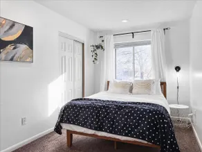 Secluded Retreat in the City with 2 Bedroom - Image 4