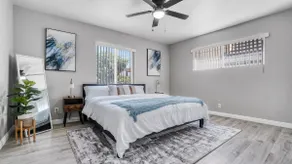 Newly Remodeled 2B/2.5BA Home 30 min from LAX - Image 4