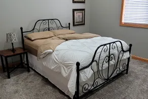 Spacious 2 Bedroom Guest House - Image 4