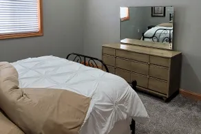 Spacious 2 Bedroom Guest House - Image 5