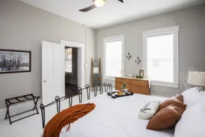 Tompkins Street Retreat - Image 5