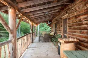 Cozy log cabin on private pond, near Reid St Park! - Image 4