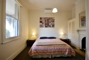 Charming 1890s Richmond cottage, walk to MCG. - Image 2