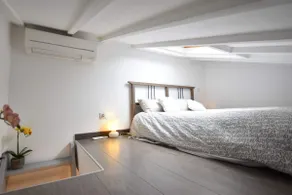 SUPERB 2P MEZZANINE IN THE HEART OF OLD ANTIBES - Image 4