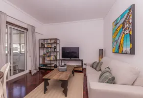 Cozy 3 bedroom apartment in front of the subway - Image 3