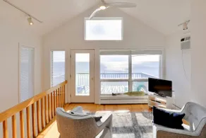 Cheerful 3 Bedroom Cottage with Fire Place - Image 2