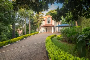 Charming Thigiri Villa - Image 3