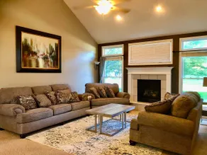 3,300sqft home:4BR/3.5BA/2 king beds/office/w-bar - Image 4
