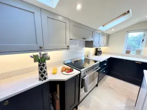 Cotswolds cottage in foodie-heaven near Daylesford - Image 3