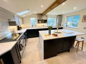 Cotswolds cottage in foodie-heaven near Daylesford - Image 2