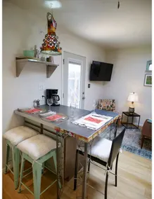 Old Town ABQ casita, attentive host, original art - Image 5