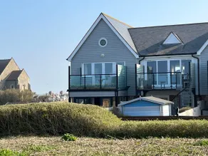 Lovely 5* upside down house with amazing sea views - Image 2