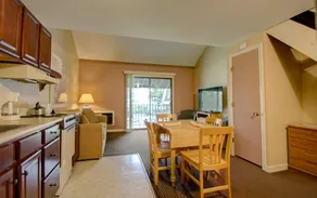 Great 2nd Floor Split level Unit W/Private Balcony - Image 2