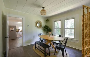 Bungalow style home - 10 min walk to beach! - Image 5