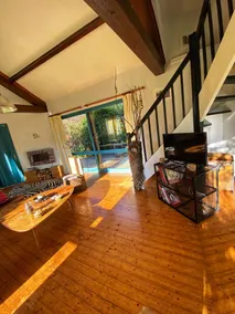 Peaceful home in an exceptional green setting - Image 5