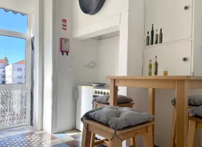 Central Hidden Gem Rustic Modern 2 Bedroom Flat - Image 4