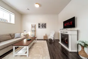 Beach Vibes | KING Bed | Fireplace | Netflix| WiFi - Image 2