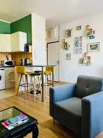 Lovely 2-room apartment close to downtown and Jard - Image 3