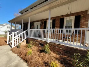 Charming Entire Harrisburg home with large yard. - Image 3