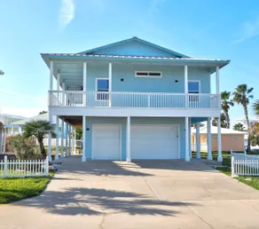 The Lost Pearl Beach House-Port A-5B/3.5 Sleeps 14 - Image 3
