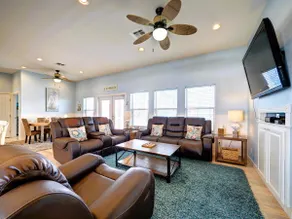 The Lost Pearl Beach House-Port A-5B/3.5 Sleeps 14 - Image 4
