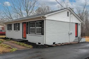 \"Crowder's Cottage\" — Cozy retreat near Kings Mountain & Gastonia, NC - Image 4