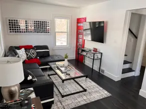 The Beatles House (newly reno w/heated garage) - Image 2