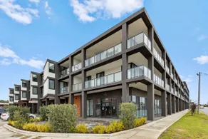 Luxury 3 Bedroom Apartment in CBD - Image 2