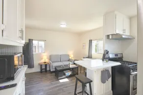 KING Bed | Full Kitchen | Remodeled | Spacious - Image 3
