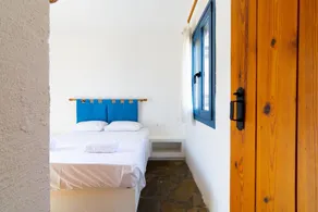 ”Okirroi Villa 11” 2 Bdr Apt with Sea View & Pool - Image 4