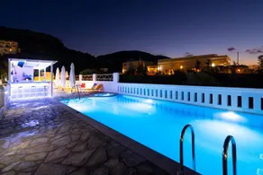 ”Okirroi Villa 11” 2 Bdr Apt with Sea View & Pool - Image 2
