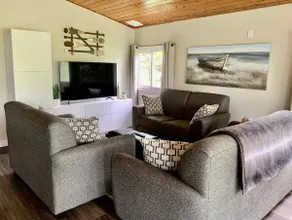 ⛱1min→Beach | 2 Boat Slips | Firepit | Bose | BBQ - Image 3