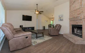 Beautifully Remodeled - 3 Bed/ - Private Home - Image 3