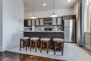BONNIE-DWTN 1BR W/KINGBED IN A HISTORIC BLDG - Image 3