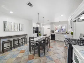Heated Pool-King Bd, pool table,Wi-Fi, Smart TVs - Image 3