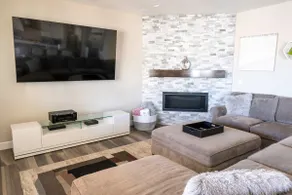 *Upgraded Cozy, Spacious Family Friendly Home* - Image 3
