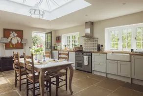 Romantic and luxurious cottage in private parkland - Image 5