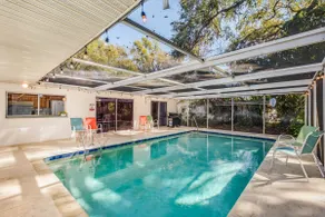 Lovely home! HEATED pool, firepit, 2 King beds ~ 15 mins to Clearwater Beach! - Image 2